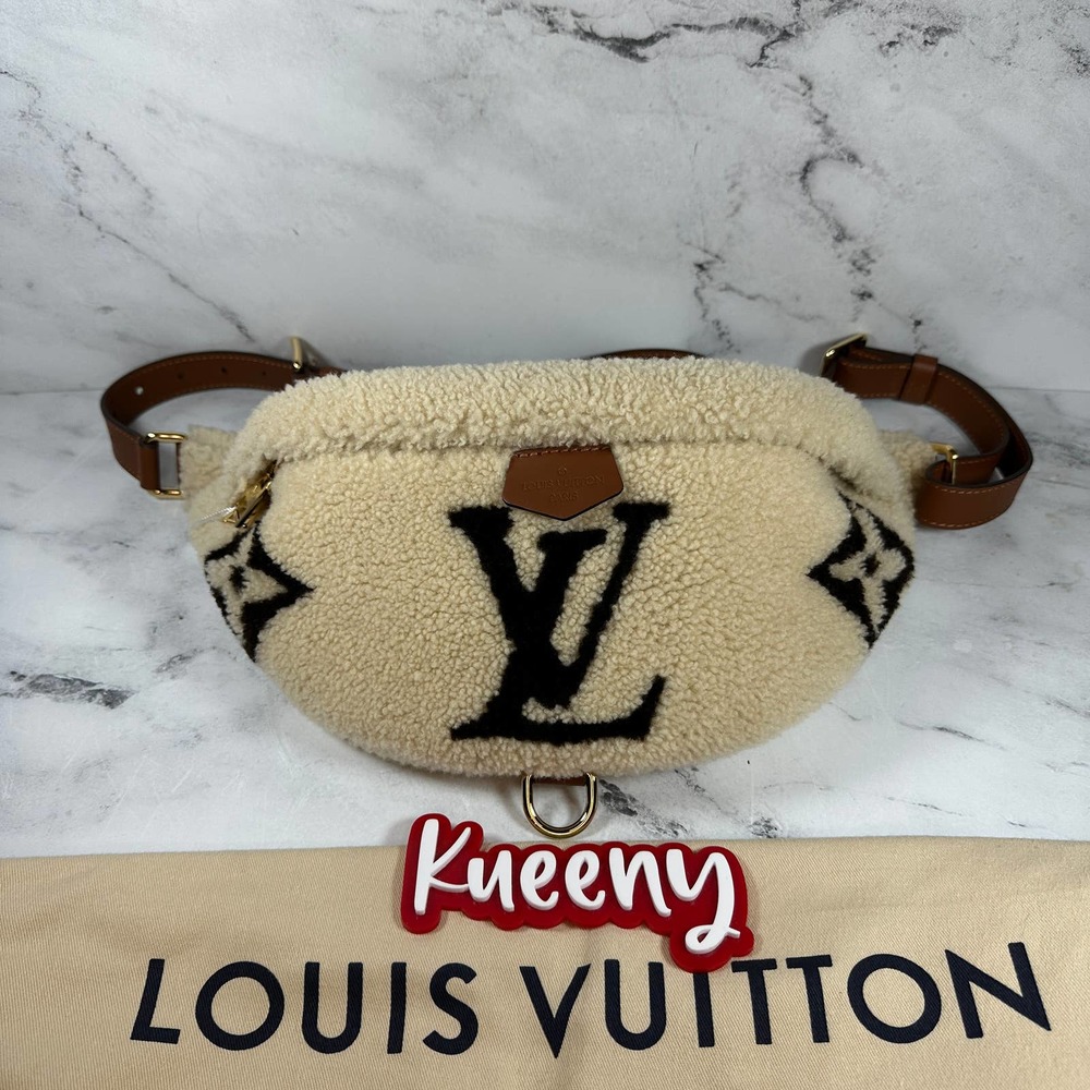 ❌❌ Louis Vuitton Teddy bumbag Monogram waist crossbody LV shearling fur bum bag - Picture 2 of 16